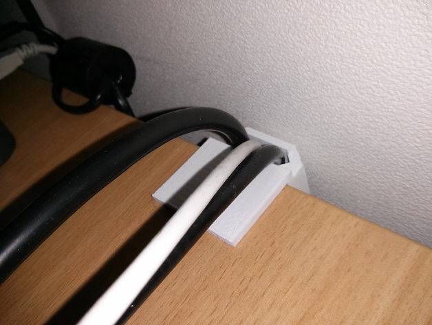 Clip on desk Cable tidy