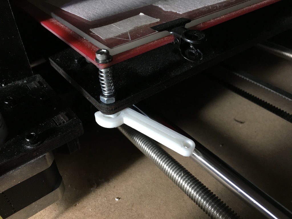 Nut and tool to tighten