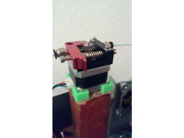 Small nema 17 extruder clamp for E-Waste printer