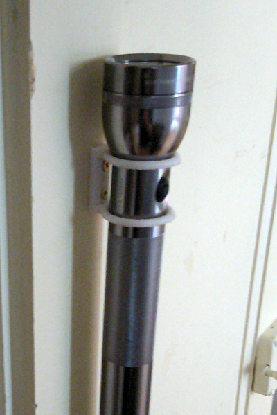 Wall mount for Maglite D series