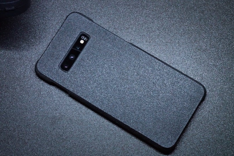 Samsung Galaxy S10+ case clean
