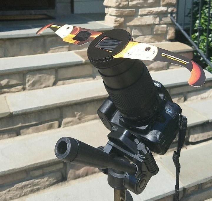 Nikon D90 - Solar Eclipse Glasses Mount