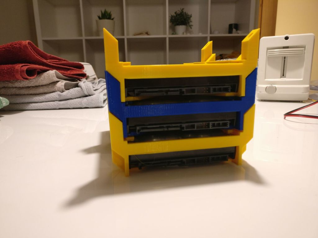 Hdd tray stack