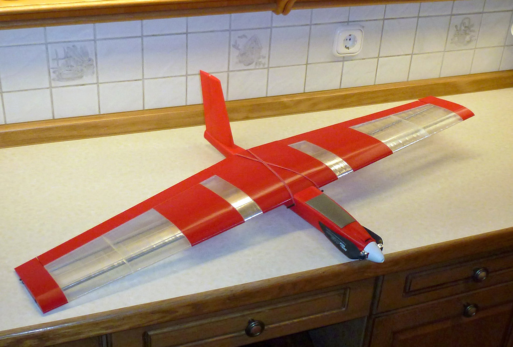 Speedy "Red Midi Swept Wing"