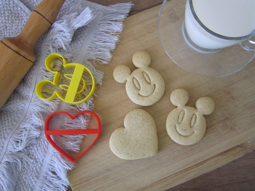 cookie cutter miki mouse