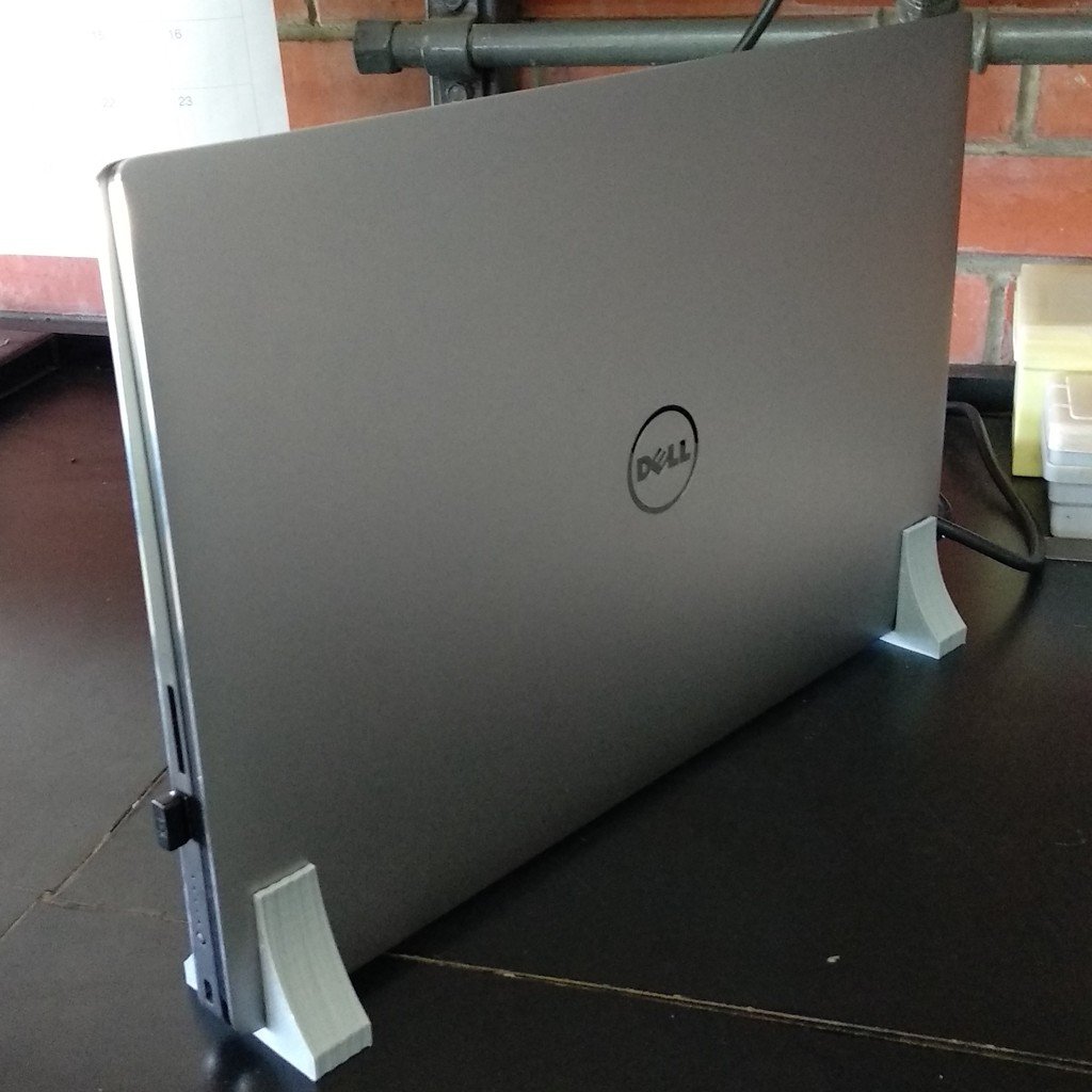 Dell XPS 15 9550 laptop vertical stand