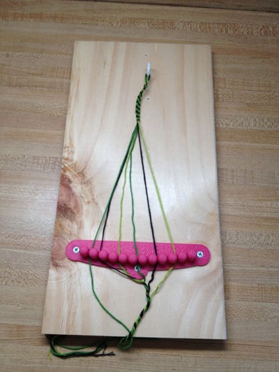 Friendship bracelet maker