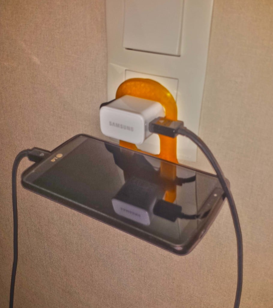 outlet cellphone holder (for Samsung charger)