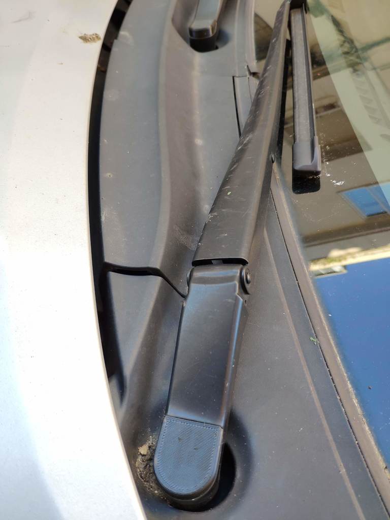 windshield wiper plugs Toyota Auris