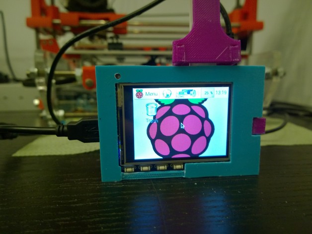 Raspberry Pi case with TFT display