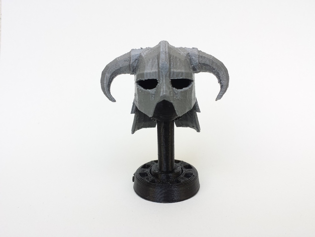 Dovahkiin's iron helmet - The elder scrolls Skyrim