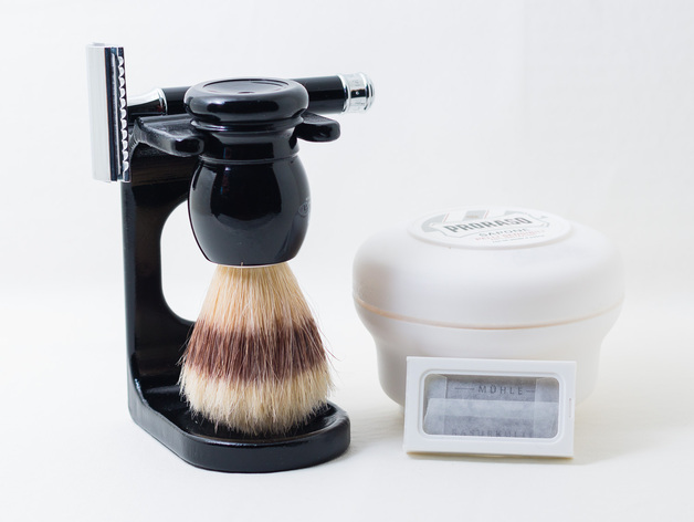 Safety razor and shaving brush stand Mühle R106