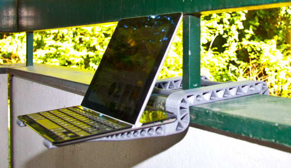 iPad Logitech balcony table