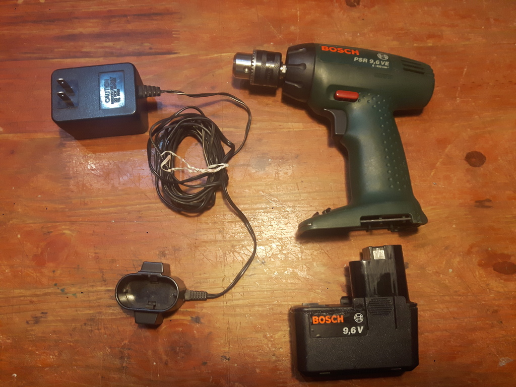 BOSCH PSR 9,6 VE battery and charger