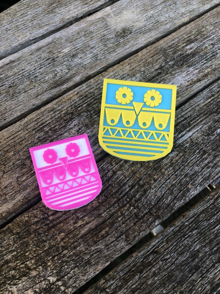 Quirky owl brooch / badge