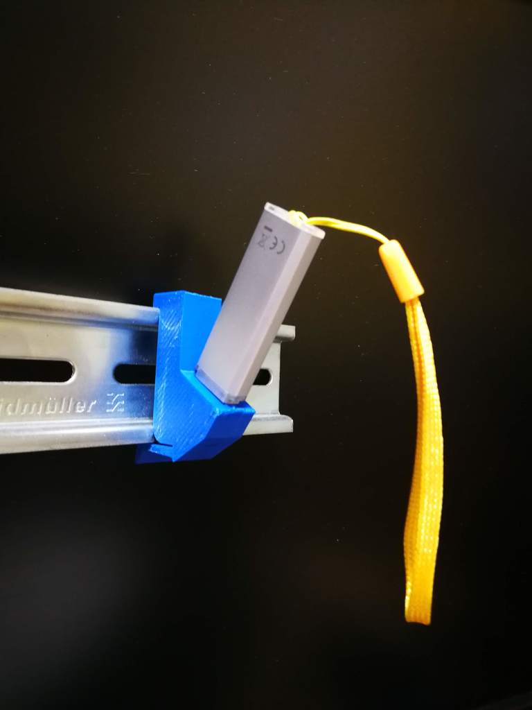 USB Stick DIN Rail Mount