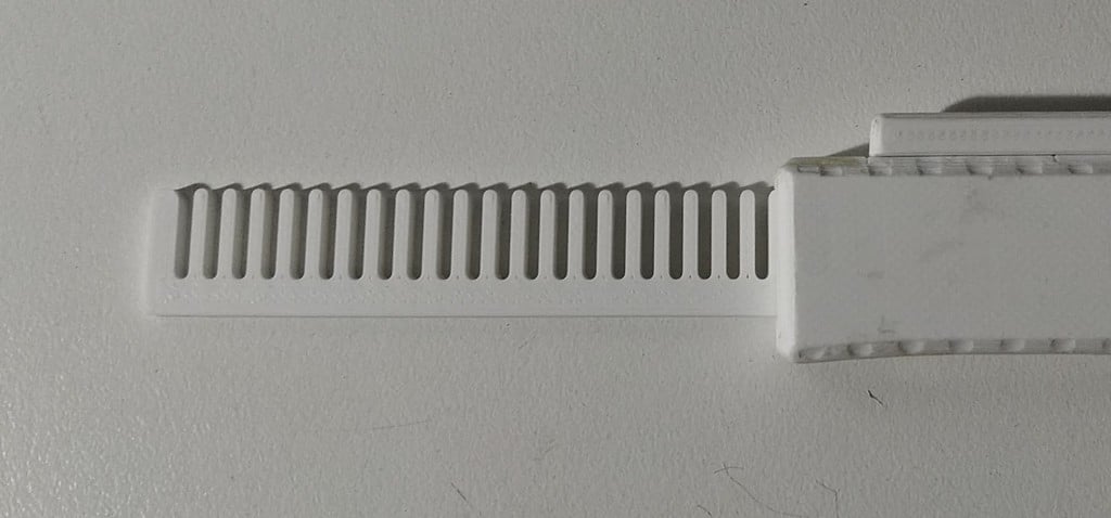 Comb for switch blade