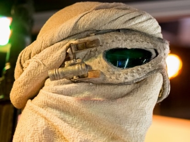 Rey's goggle lenses