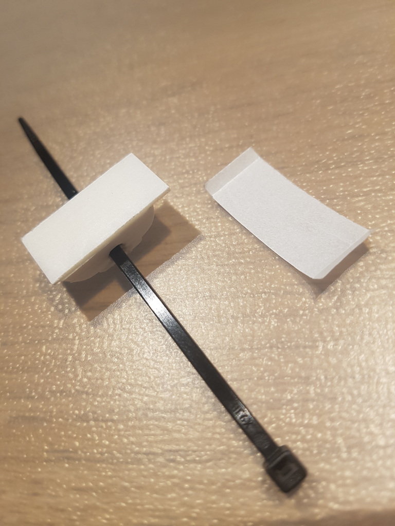 cable tie self adhesive base
