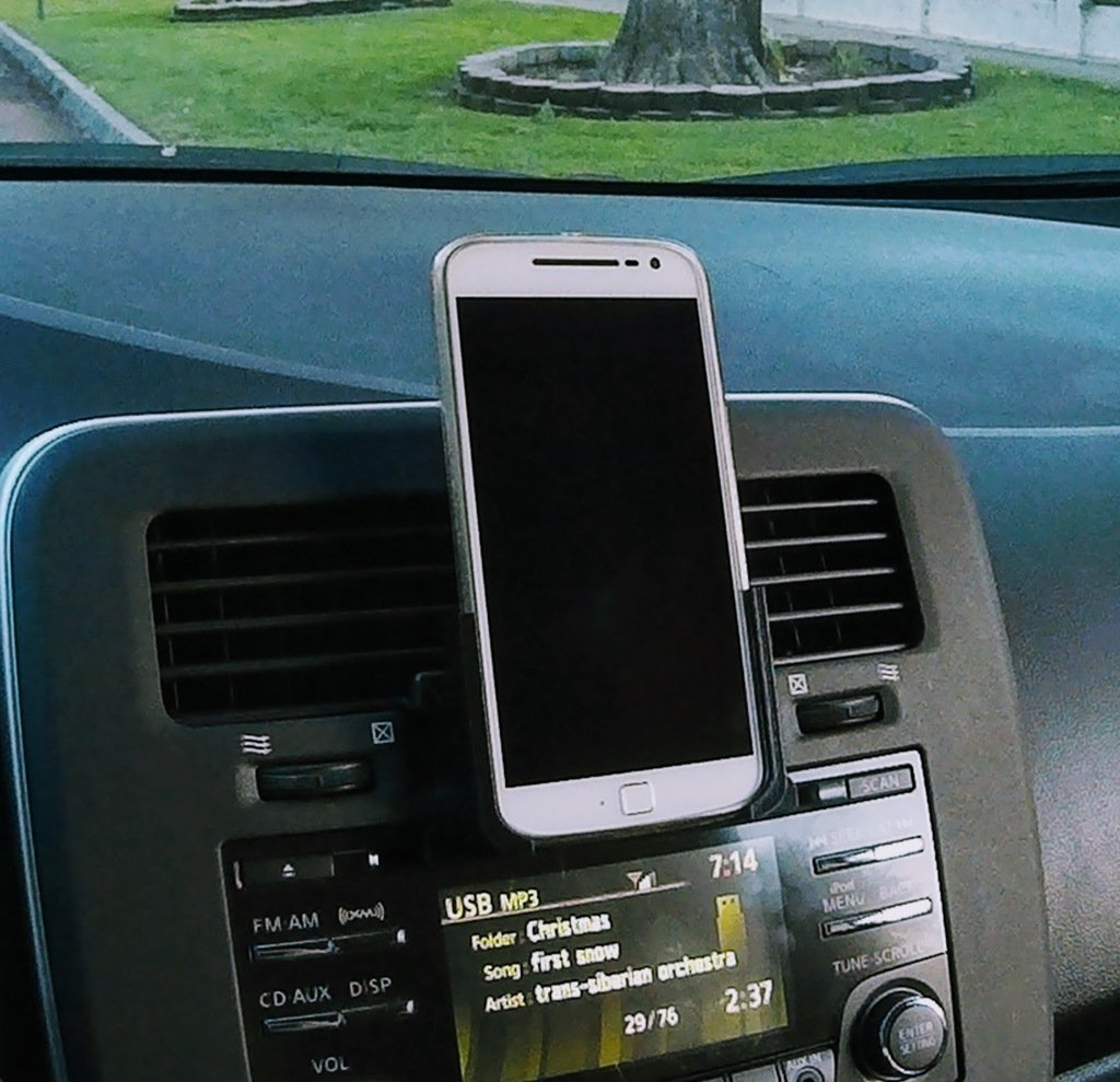 Moto G4/G4+ phone holder with car CD player adapter