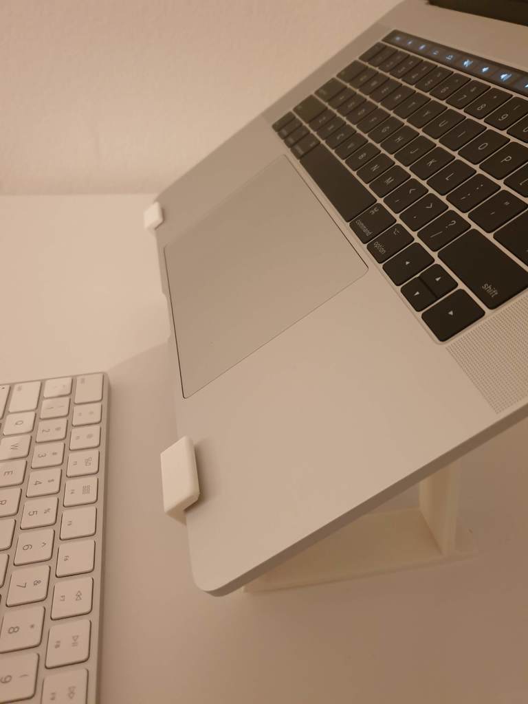 Macbook / Laptop Stand
