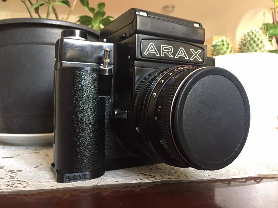 Grip for ARAX 60 or Kiev 60 medium format camera