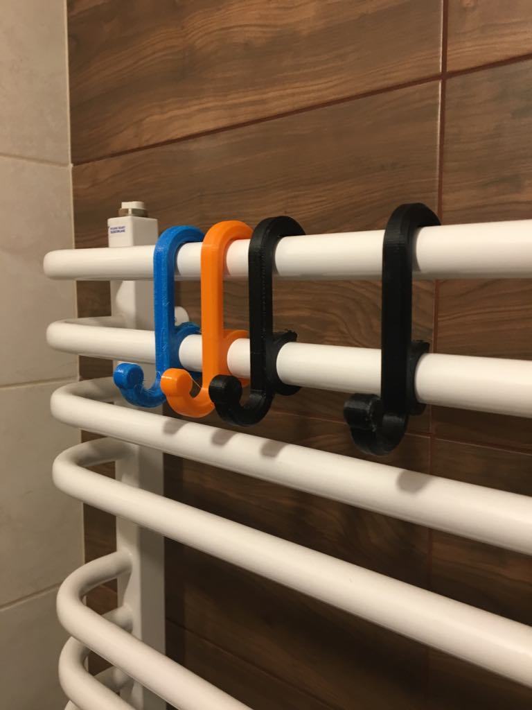 Bathroom towel holder