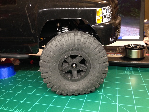 1.9 bead lock wheel for Axial SCX10 or Wraith. 12mm Hex