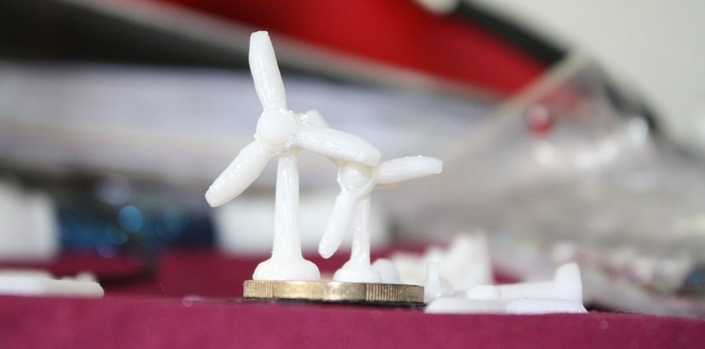 DailyEarring#92:Wind power (rotates & printed in one go)