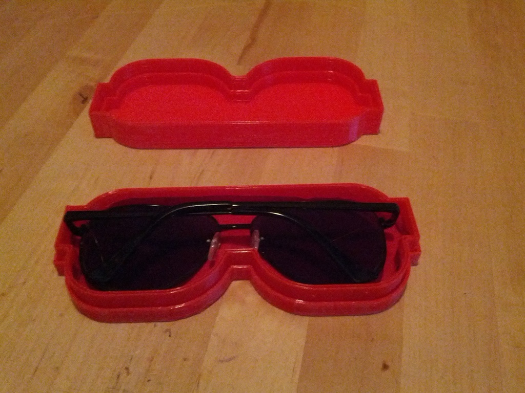 Simple glasses case