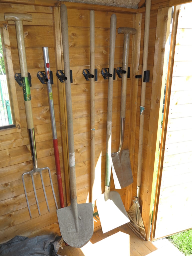 Настенные держатели для инструментов и садового инвентаря - GARAKS