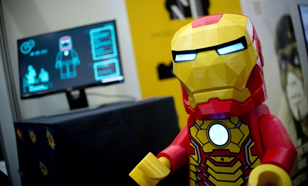 Giant Lego Minifigure : Néo Iron man