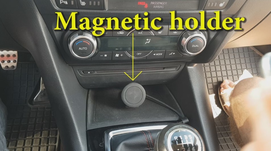 Mazda 3 2014 - 2016 magnetic Smartphone Holder