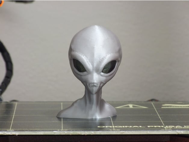 Alien Alien Bust Multimaterial