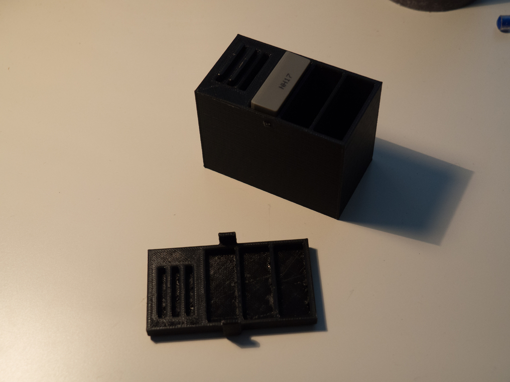 SD card and BLS-50/BLS-5 battery box