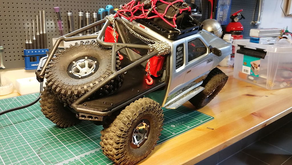 SCX10 Honcho flatbed with 120mm wheel holder
