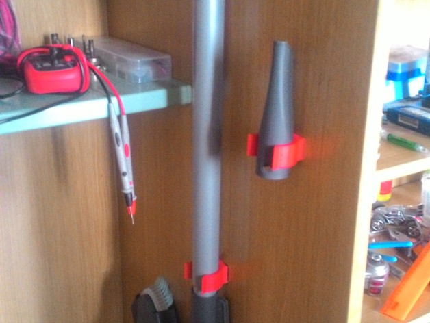 Vacuum cleaner wall mount