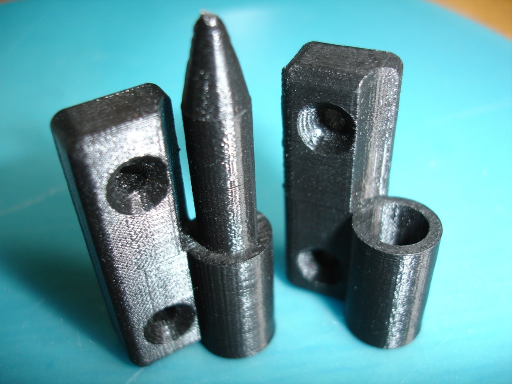 Wanhao D4X hinges