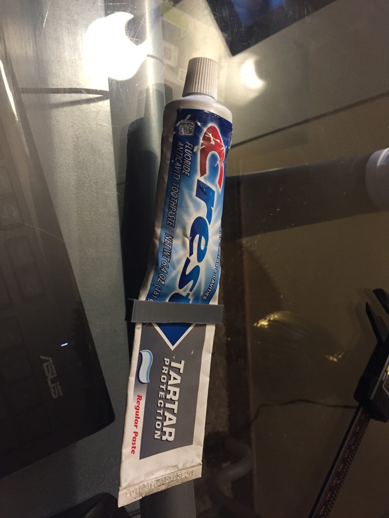 Simple Toothpaste Tube Squeezer