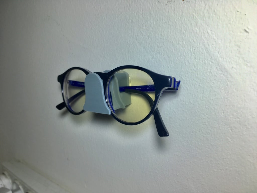 Eyeglasses wall mount holder