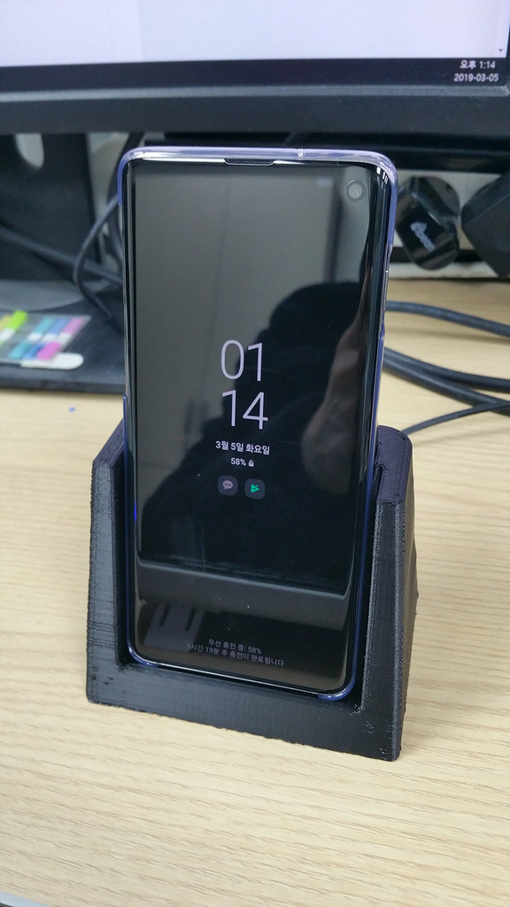 smartphone stand for qi wireless charger - galaxy S10