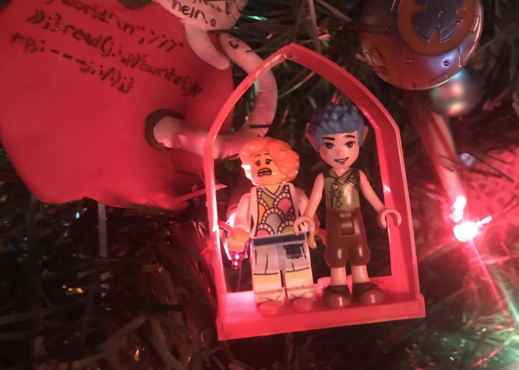 Minifig Holiday Ornament Frame