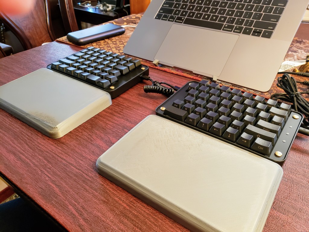 Cover and wrist rest for Koolertron split keyboard
