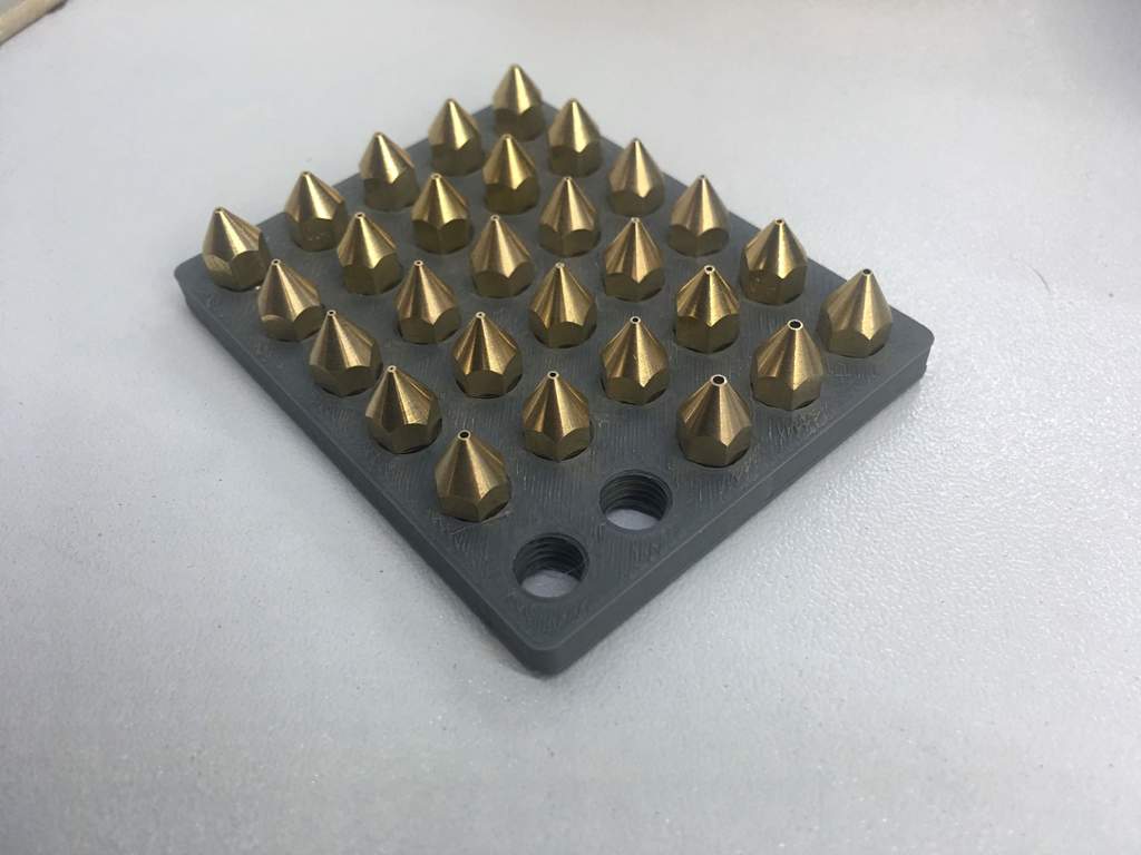 Extruder Nozzle Tip Threaded Storage tray (Yes, another one)