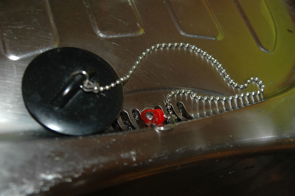 Spülbeckenstöpselkettenbefestigungsring or kitchen sink plug chain retainer ring