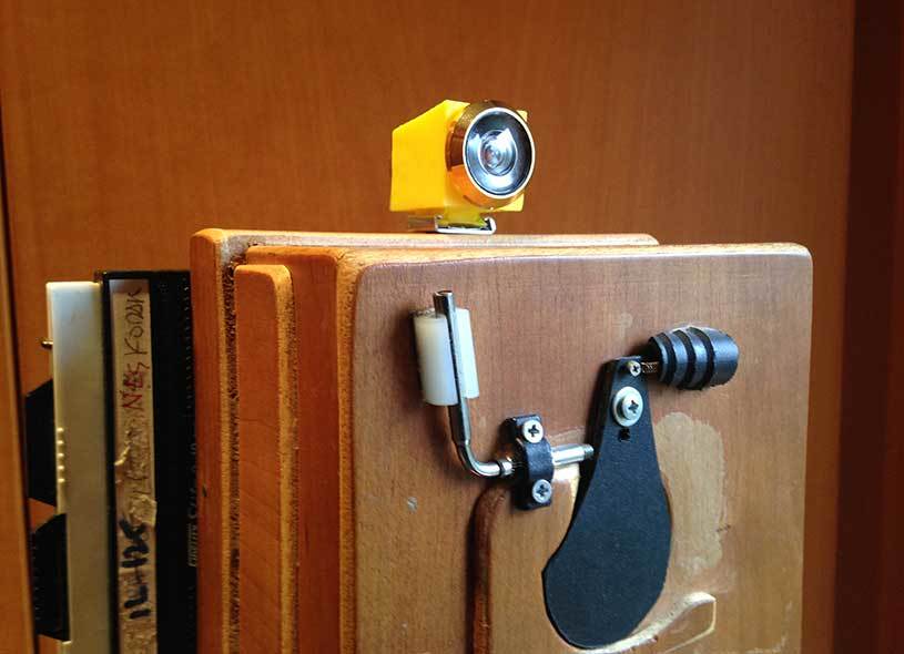 Viewfinder with door peephole for pinhole camera