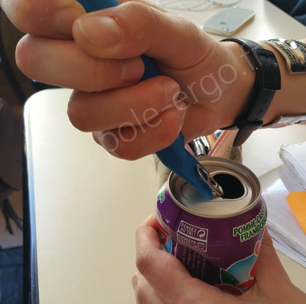 OT student project : handle-opener for soda can / poignée ouvre canette de soda