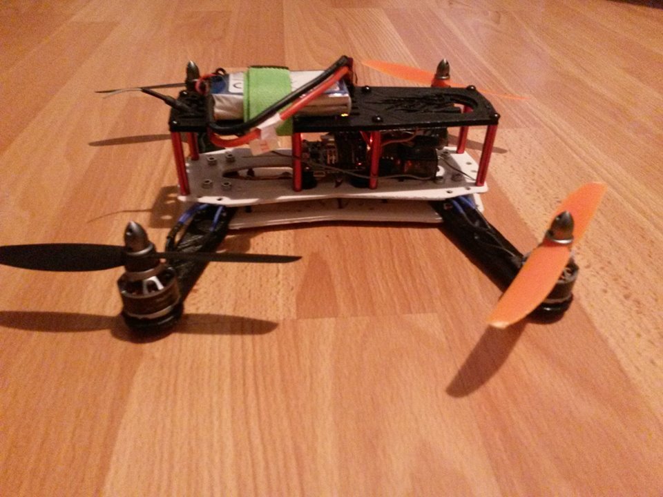 Quadrirotor race drone frame
