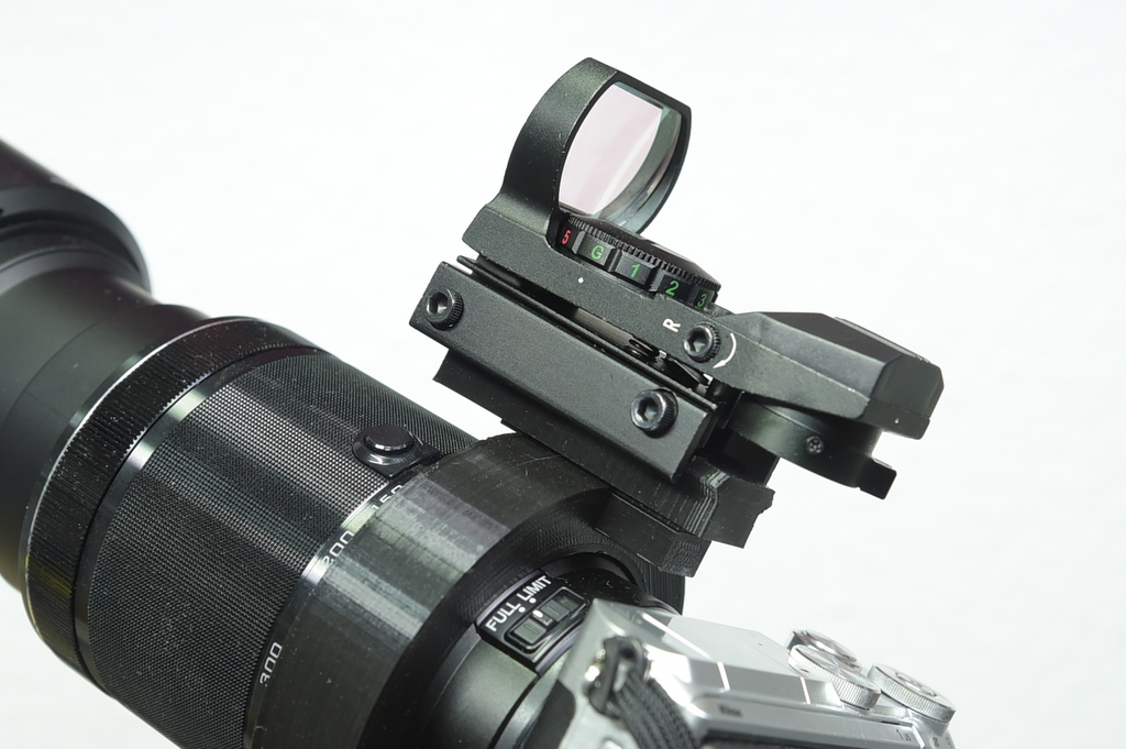 Red Dot Sight mount on a Nikon 1 CX 70-300mm f/4.5-5.6 VR Lens with Nato Rail