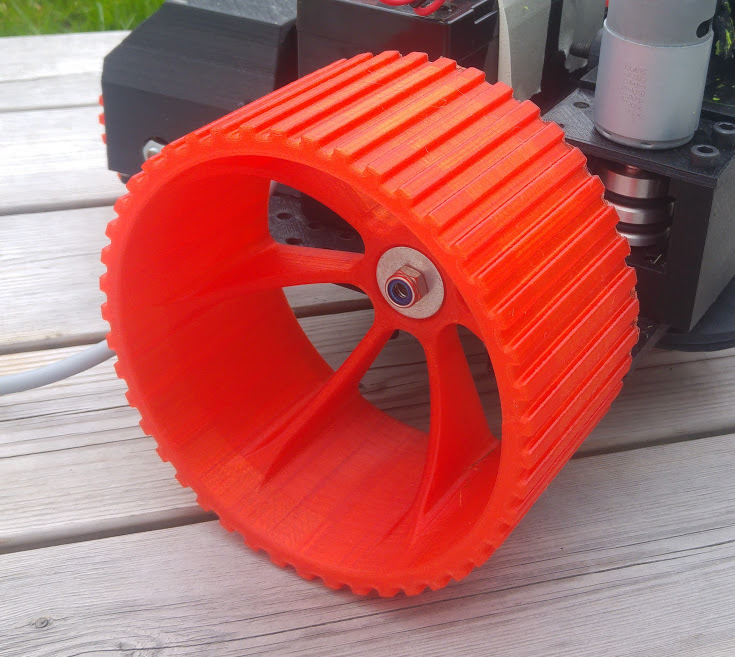 DIY lawnmower wheels M8 attachment